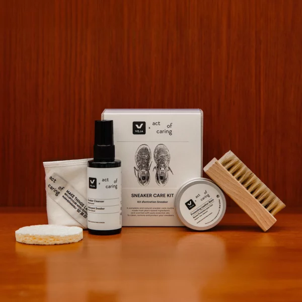 SNEAKER CARE KIT VEJA X ACT OF CARING – Image 2